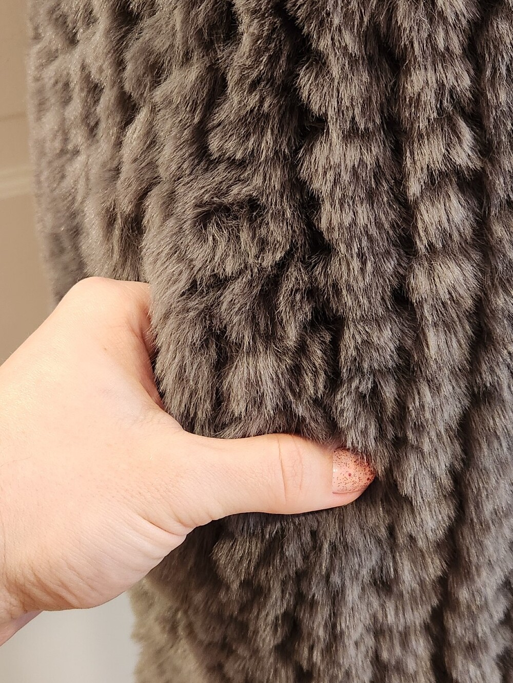 🩶Donna Salyers Fabulous Furs🩶 - Slate Gray Faux Fur Vest - Picture 9 of 13